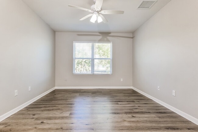 Building Photo - 25 SW 19th Terrace