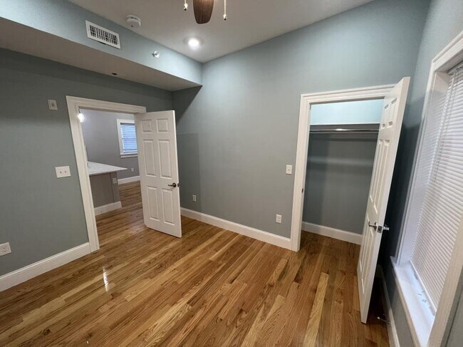 Building Photo - 4.0 bedroom in Somerville Massachusetts 02143