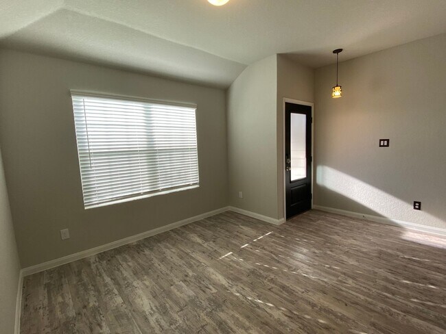 Building Photo - Voss Farms / Fridge Included / Separate Di...