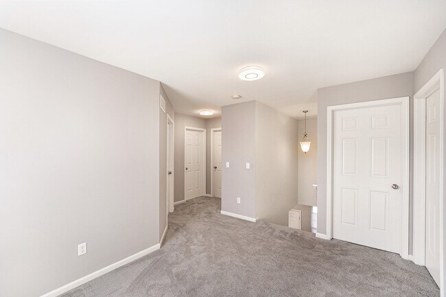 Building Photo - 27106 Ladbroke St