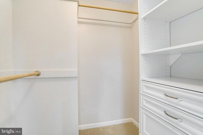 Building Photo - 2131 Kings Mill Ct