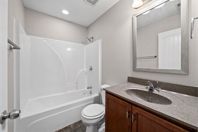 Building Photo - Pet Friendly Four Bedroom with Basement!