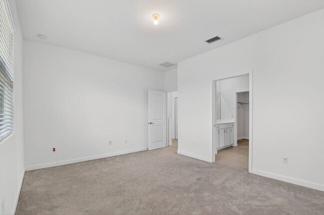 Building Photo - 4645 Meyerson Pl