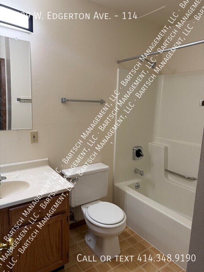 Building Photo - 4909 W Edgerton Ave