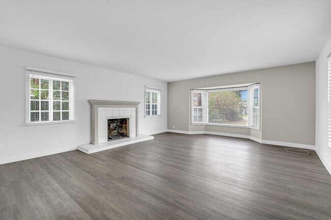 Building Photo - 3052 Burton Ave