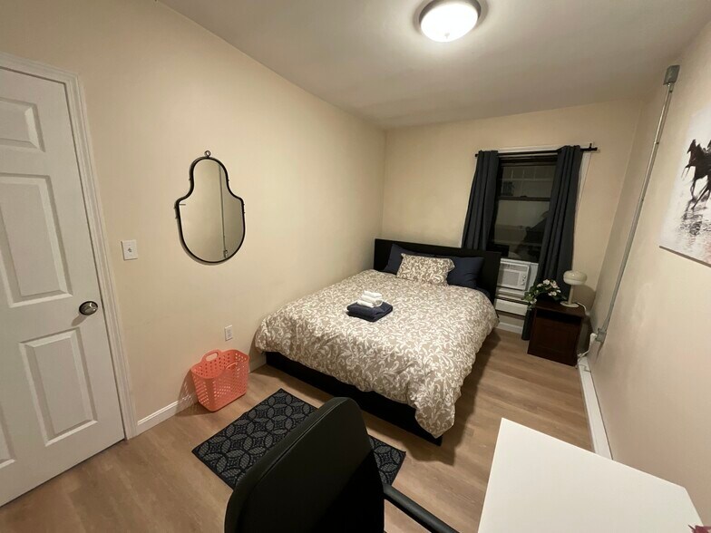 Building Photo - 871 Harrison Ave