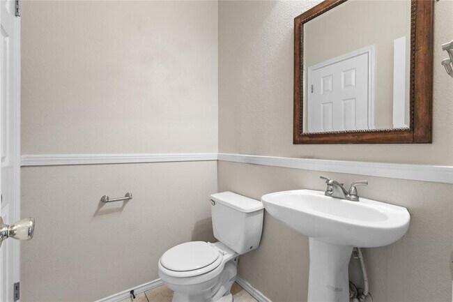 Building Photo - 1616 Chasewood Dr