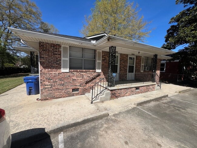 Building Photo - 1209 Hancock St