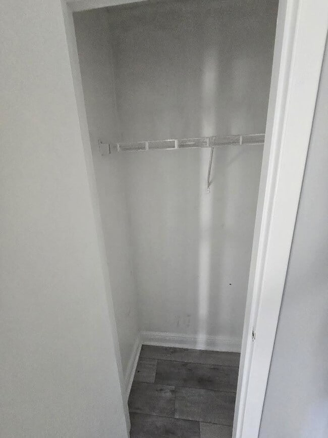 Building Photo - 715 Sugar Bay Way