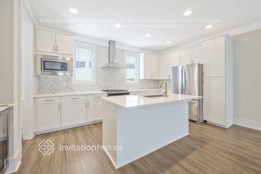 Building Photo - 220 Founders Ln