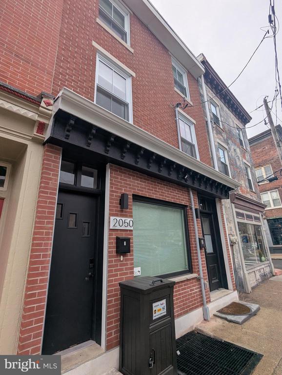 Building Photo - 2050 Fairmount Ave