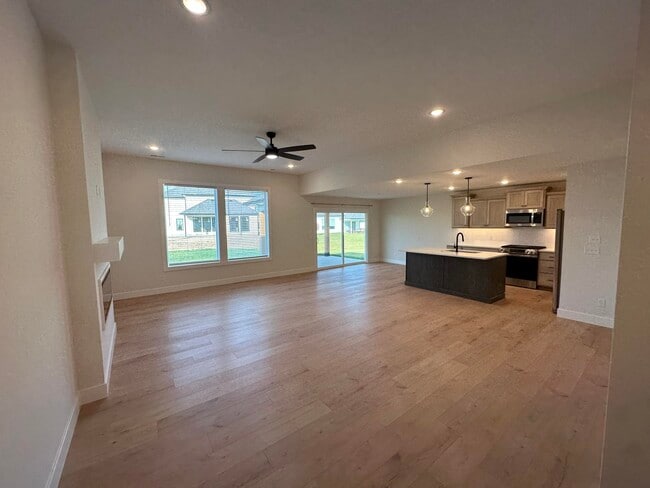 Building Photo - 5317 Makana Ln