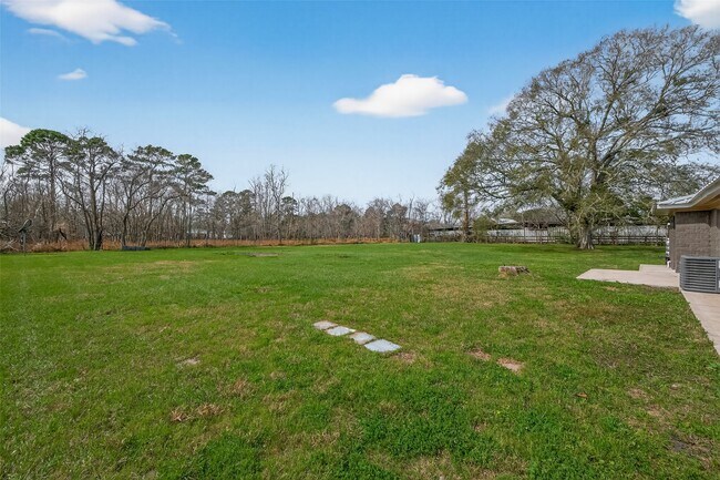 Building Photo - 25409 Pebble Dr