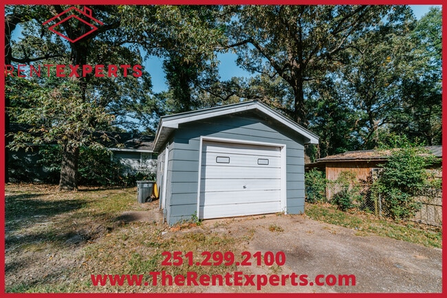 Building Photo - 3866 Hilton Dr