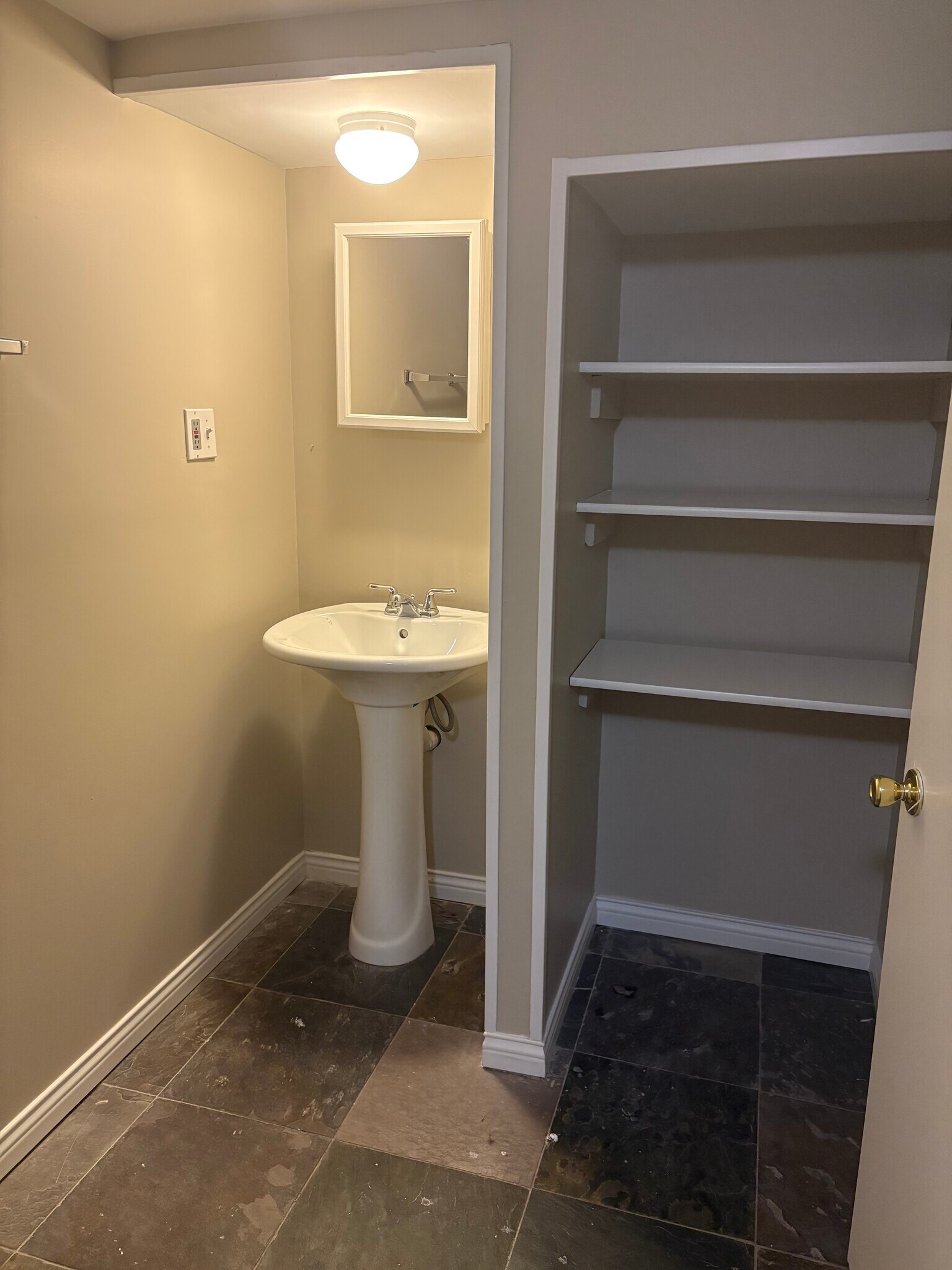 Building Photo - 4002 Massie Ave