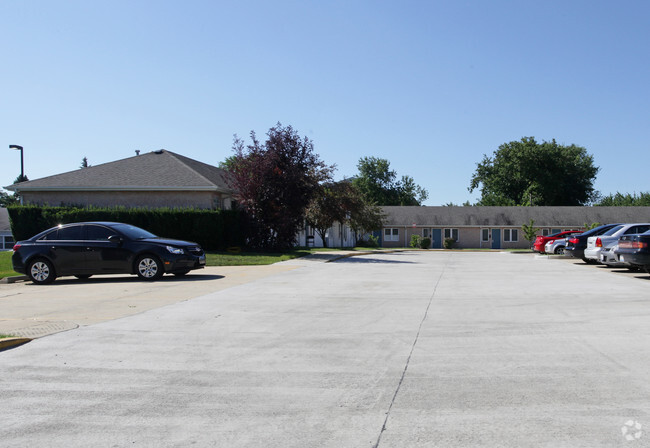 Building Photo - Indian Court Apartment Homes