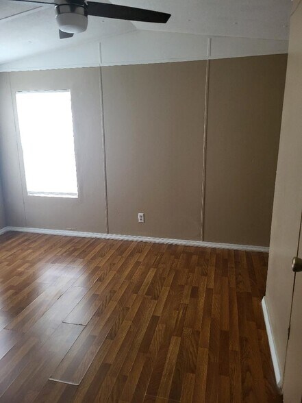 Building Photo - 14402 SE 45th Pl