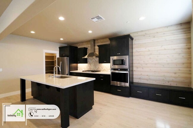 Building Photo - 6677 Bandito Dr
