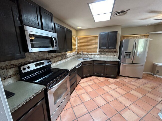 Building Photo - 7511 W Kimberly Way