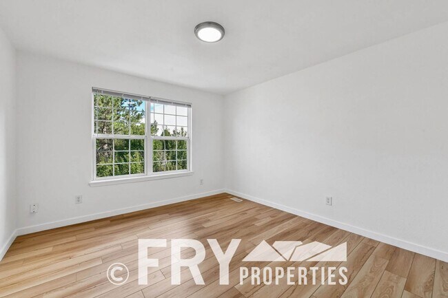 Building Photo - 14313 E Warren Pl