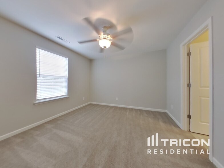 Building Photo - 205 Ashmere Ct