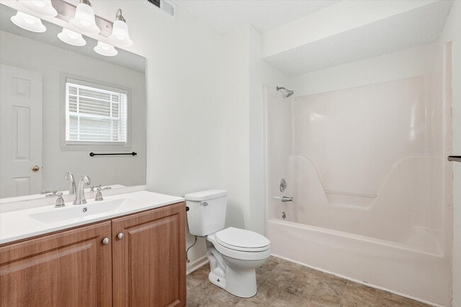 Building Photo - 417 N Village Cir