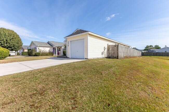 Building Photo - READY SOON! Beautifully Updated 3BR/2BA Ho...