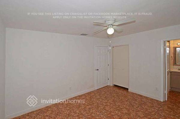 Building Photo - 5140 SW 6th Ct