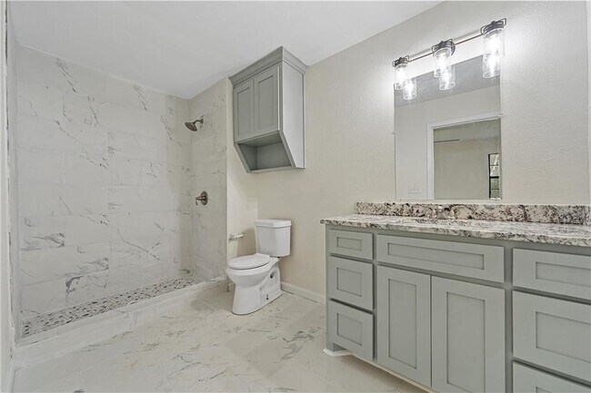 Building Photo - 4025 Hiland Dr
