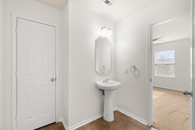 Building Photo - 4818 Fair Oak Dale Ln