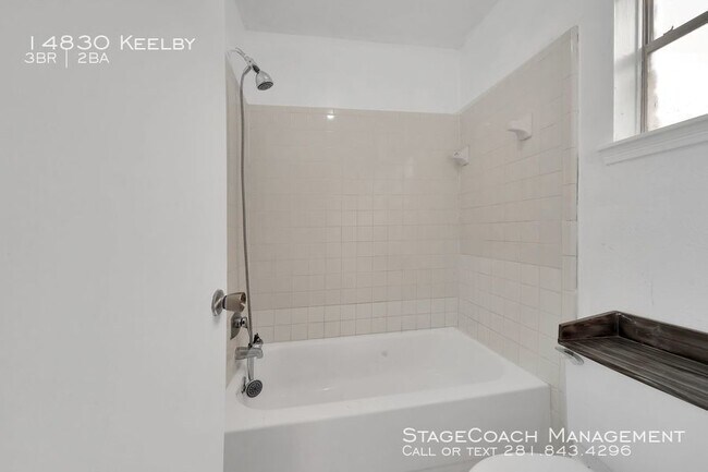 Building Photo - 14830 Keelby-