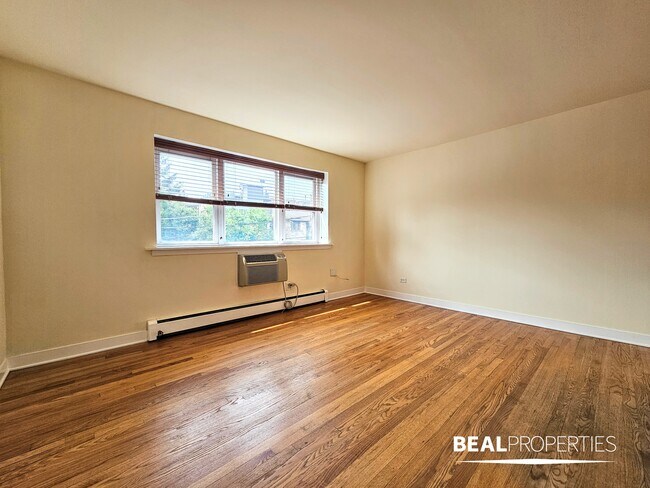 Building Photo - 625 W Wrightwood Ave