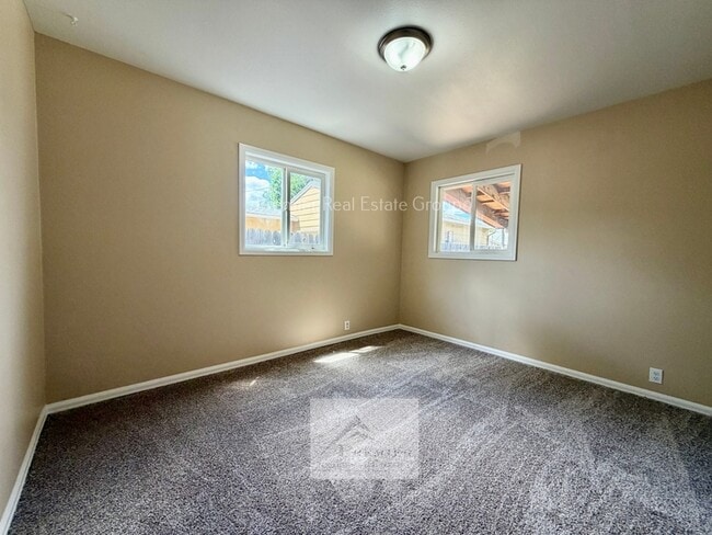 Building Photo - 1132 Norwood Ave