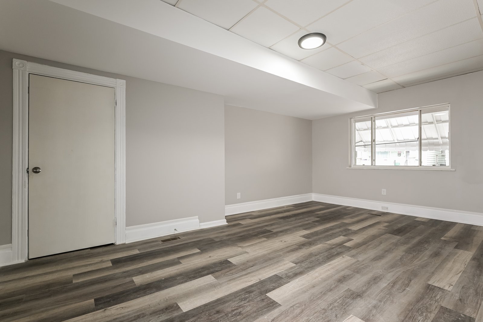 Building Photo - 1009 Woods Run Ave