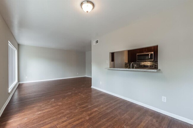 Building Photo - 1811 Stoney Brook Dr