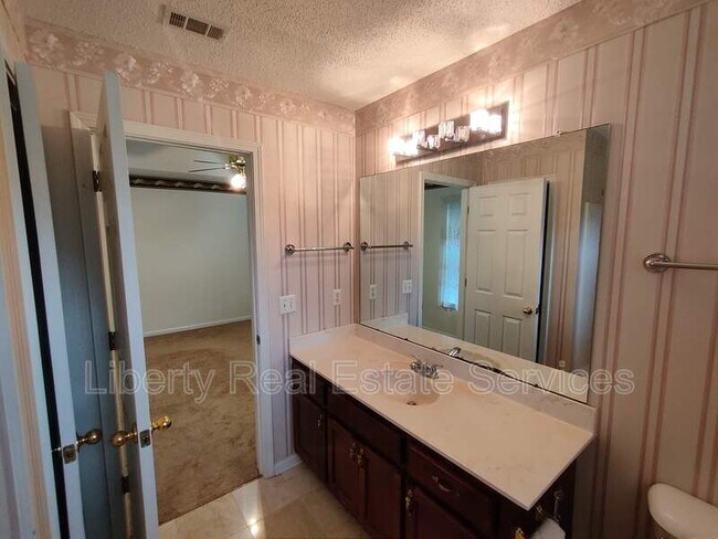 Building Photo - 801 Hopeton Ct
