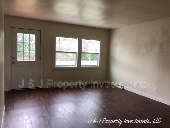 Building Photo - 283 Hazelwood Dr