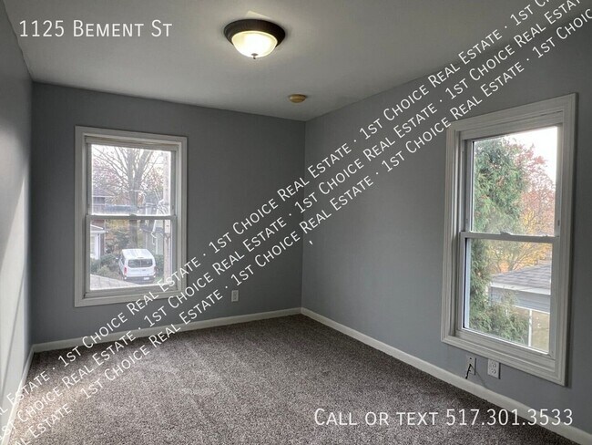 Building Photo - 1125 Bement St