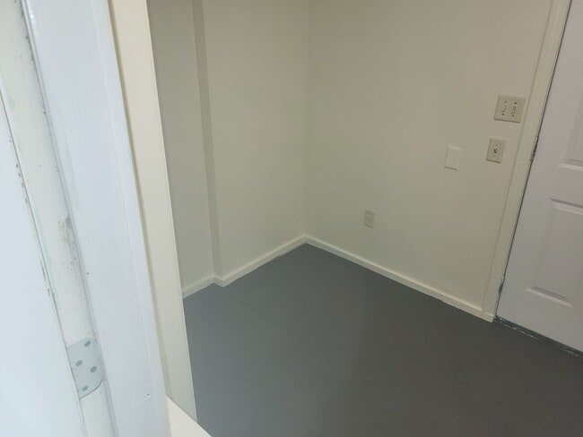 Building Photo - 5 Dupaw Gould Rd