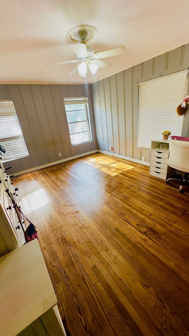 Building Photo - 2008 Longview Dr