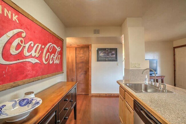 Building Photo - Gated Community- Studio Apartment-UTILITES INCLUDED!