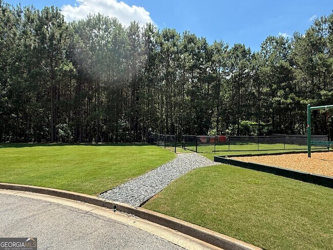 Building Photo - 207 Granite Way