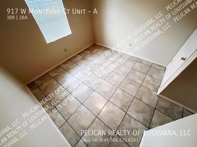 Building Photo - 917 Monterey Ct S