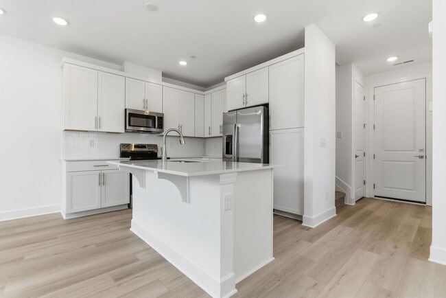 Building Photo - Brand New Mount Juliet Townhome