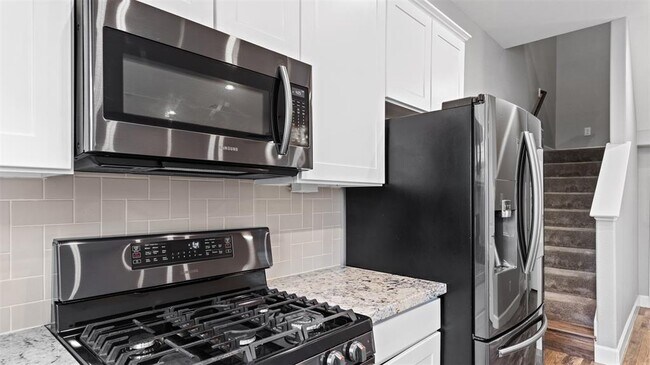 Building Photo - 5419 Camaguey St