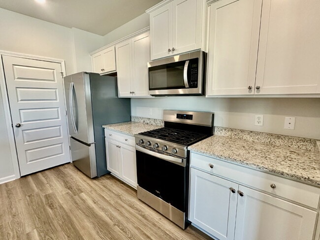 Building Photo - Three Bedroom Single Level Home in the Retreat at East Argent!