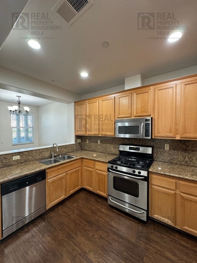 Building Photo - Bright & Open 2-Bed Condo with Loft, Patio & Moreno Valley Ranch Lifestyle