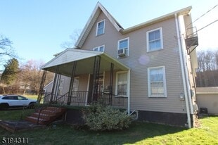 Building Photo - 172 Musconetcong River Rd