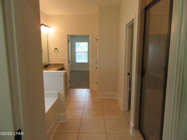 Building Photo - 114 Lake Merial Shores Dr
