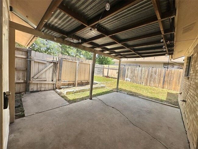 Building Photo - 207 W William Cannon Dr